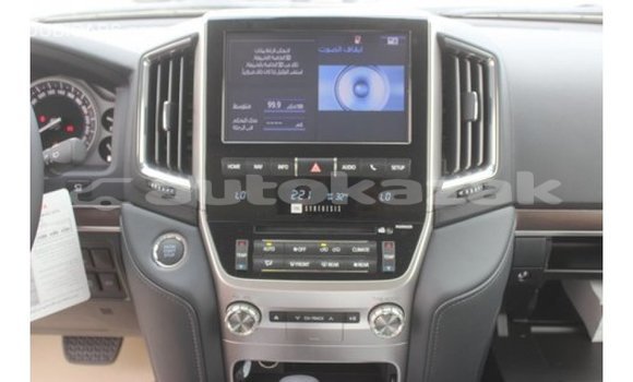 Buy Import Toyota Land Cruiser White Car in Import - Dubai in Akmecet Buy Import Toyota Land Cruiser White Car in Import - Dubai in Akmecet