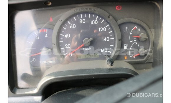 Buy Import Mitsubishi Carisma White Car in Import - Dubai in Akmecet