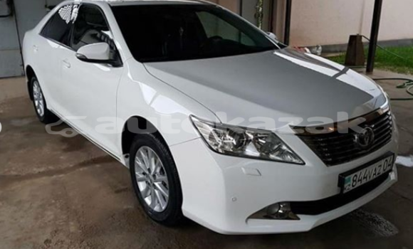 Buy Used Toyota Camry White Car in Astana in Akmola