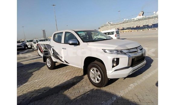Buy Import Mitsubishi L200 White Car in Import - Dubai in Akmecet Buy Import Mitsubishi L200 White Car in Import - Dubai in Akmecet