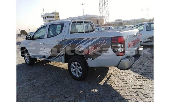 Buy Import Mitsubishi L200 White Car in Import - Dubai in Akmecet Buy Import Mitsubishi L200 White Car in Import - Dubai in Akmecet