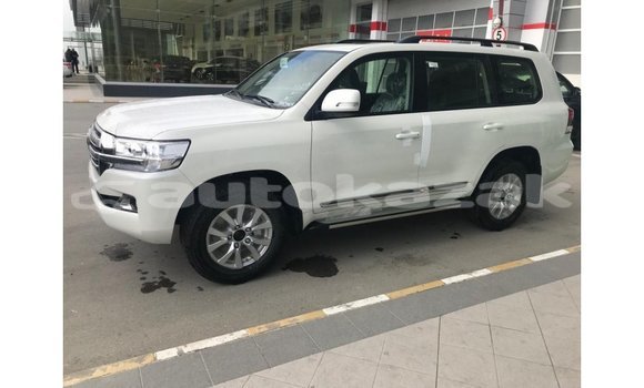 Buy Import Toyota Land Cruiser White Car in Import - Dubai in Akmecet Buy Import Toyota Land Cruiser White Car in Import - Dubai in Akmecet