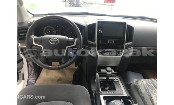 Buy Import Toyota Land Cruiser White Car in Import - Dubai in Akmecet Buy Import Toyota Land Cruiser White Car in Import - Dubai in Akmecet