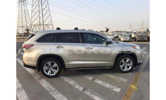 Buy Import Toyota Highlander Beige Car in Import - Dubai in Akmecet Buy Import Toyota Highlander Beige Car in Import - Dubai in Akmecet