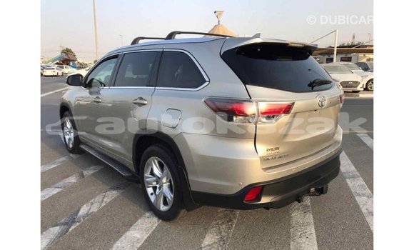 Buy Import Toyota Highlander Beige Car in Import - Dubai in Akmecet Buy Import Toyota Highlander Beige Car in Import - Dubai in Akmecet