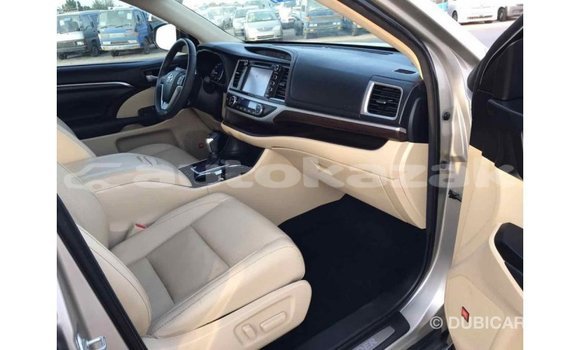 Buy Import Toyota Highlander Beige Car in Import - Dubai in Akmecet Buy Import Toyota Highlander Beige Car in Import - Dubai in Akmecet