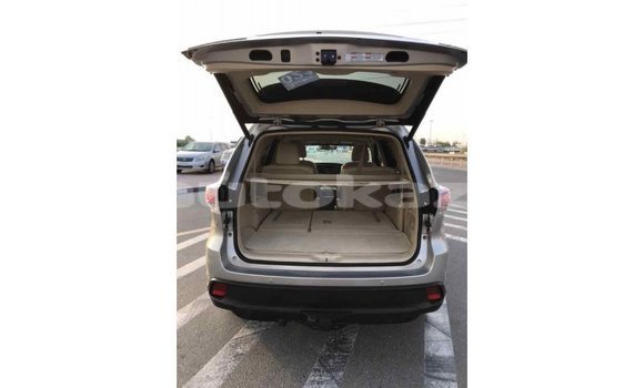 Buy Import Toyota Highlander Beige Car in Import - Dubai in Akmecet Buy Import Toyota Highlander Beige Car in Import - Dubai in Akmecet