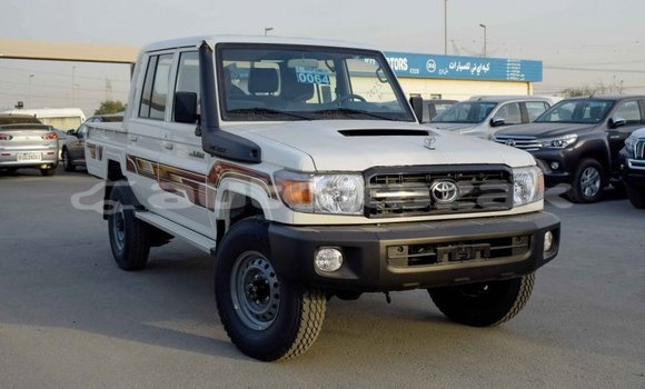 Buy Import Toyota Land Cruiser Beige Car in Import - Dubai in Akmecet Buy Import Toyota Land Cruiser Beige Car in Import - Dubai in Akmecet
