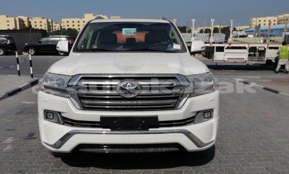 Buy Import Toyota Land Cruiser White Car in Import - Dubai in Akmecet Buy Import Toyota Land Cruiser White Car in Import - Dubai in Akmecet