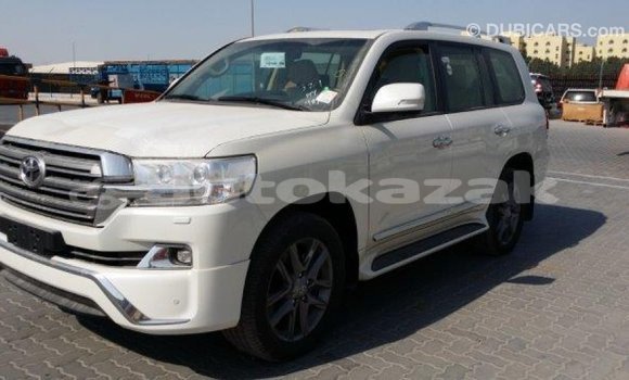 Buy Import Toyota Land Cruiser White Car in Import - Dubai in Akmecet Buy Import Toyota Land Cruiser White Car in Import - Dubai in Akmecet