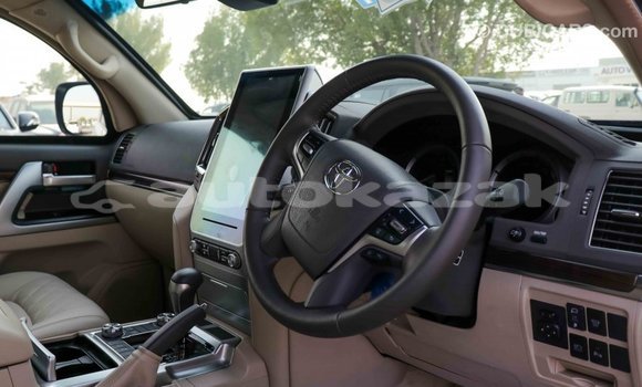 Buy Import Toyota Land Cruiser White Car in Import - Dubai in Akmecet Buy Import Toyota Land Cruiser White Car in Import - Dubai in Akmecet
