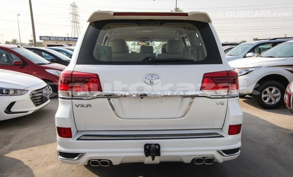 Buy Import Toyota Land Cruiser White Car in Import - Dubai in Akmecet Buy Import Toyota Land Cruiser White Car in Import - Dubai in Akmecet