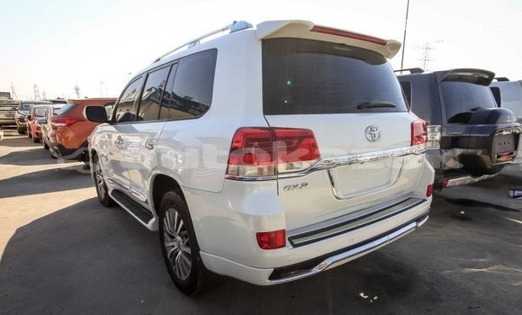 Buy Import Toyota Land Cruiser White Car in Import - Dubai in Akmecet Buy Import Toyota Land Cruiser White Car in Import - Dubai in Akmecet