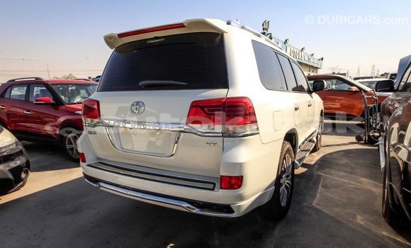 Buy Import Toyota Land Cruiser White Car in Import - Dubai in Akmecet Buy Import Toyota Land Cruiser White Car in Import - Dubai in Akmecet