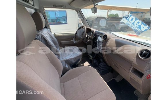 Buy Import Toyota Land Cruiser Beige Car in Import - Dubai in Akmecet Buy Import Toyota Land Cruiser Beige Car in Import - Dubai in Akmecet