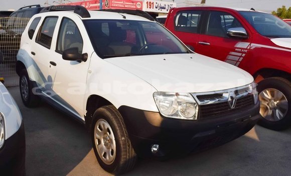 Buy Import Renault Duster White Car in Import - Dubai in Akmecet