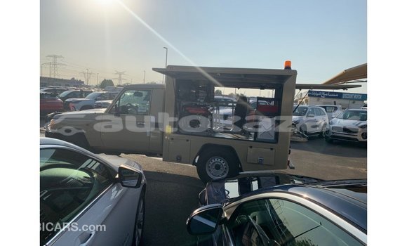 Buy Import Toyota Land Cruiser Beige Car in Import - Dubai in Akmecet Buy Import Toyota Land Cruiser Beige Car in Import - Dubai in Akmecet