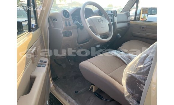 Buy Import Toyota Land Cruiser Beige Car in Import - Dubai in Akmecet Buy Import Toyota Land Cruiser Beige Car in Import - Dubai in Akmecet