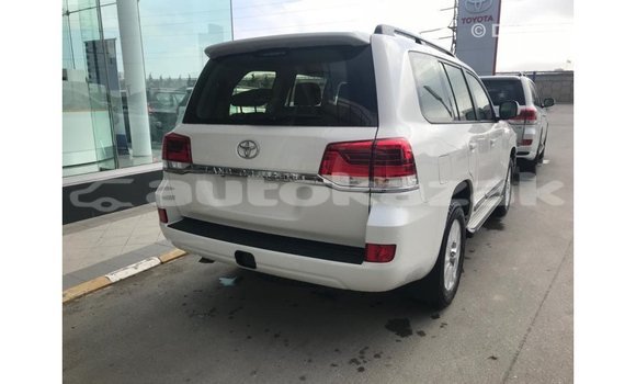 Buy Import Toyota Land Cruiser White Car in Import - Dubai in Akmecet Buy Import Toyota Land Cruiser White Car in Import - Dubai in Akmecet