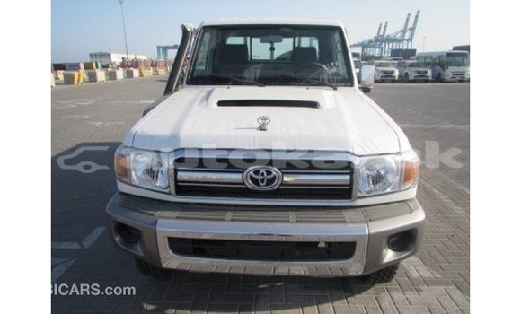 Buy Import Toyota Land Cruiser White Car in Import - Dubai in Akmecet Buy Import Toyota Land Cruiser White Car in Import - Dubai in Akmecet