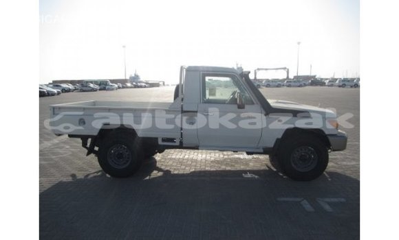 Buy Import Toyota Land Cruiser White Car in Import - Dubai in Akmecet Buy Import Toyota Land Cruiser White Car in Import - Dubai in Akmecet