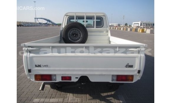 Buy Import Toyota Land Cruiser White Car in Import - Dubai in Akmecet Buy Import Toyota Land Cruiser White Car in Import - Dubai in Akmecet