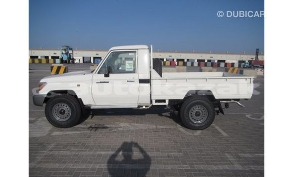 Buy Import Toyota Land Cruiser White Car in Import - Dubai in Akmecet Buy Import Toyota Land Cruiser White Car in Import - Dubai in Akmecet