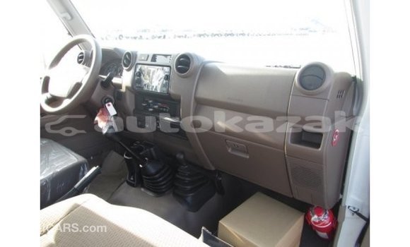 Buy Import Toyota Land Cruiser White Car in Import - Dubai in Akmecet Buy Import Toyota Land Cruiser White Car in Import - Dubai in Akmecet
