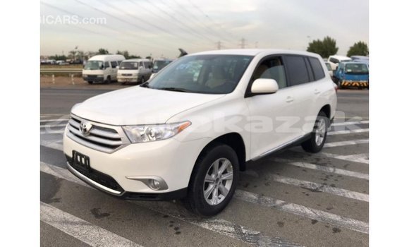 Buy Import Toyota Highlander White Car in Import - Dubai in Akmecet Buy Import Toyota Highlander White Car in Import - Dubai in Akmecet