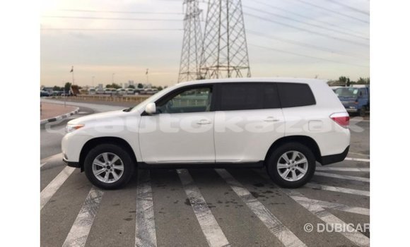 Buy Import Toyota Highlander White Car in Import - Dubai in Akmecet Buy Import Toyota Highlander White Car in Import - Dubai in Akmecet