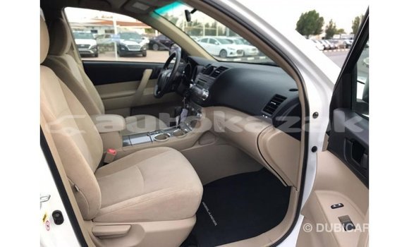 Buy Import Toyota Highlander White Car in Import - Dubai in Akmecet Buy Import Toyota Highlander White Car in Import - Dubai in Akmecet