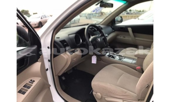 Buy Import Toyota Highlander White Car in Import - Dubai in Akmecet Buy Import Toyota Highlander White Car in Import - Dubai in Akmecet