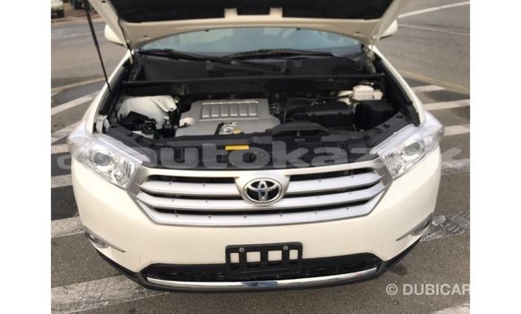 Buy Import Toyota Highlander White Car in Import - Dubai in Akmecet Buy Import Toyota Highlander White Car in Import - Dubai in Akmecet