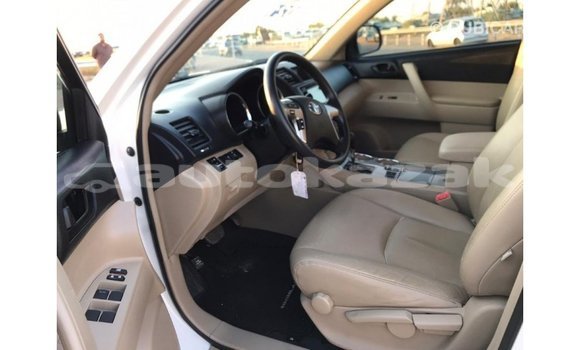 Buy Import Toyota Highlander White Car in Import - Dubai in Akmecet Buy Import Toyota Highlander White Car in Import - Dubai in Akmecet