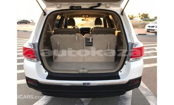 Buy Import Toyota Highlander White Car in Import - Dubai in Akmecet Buy Import Toyota Highlander White Car in Import - Dubai in Akmecet