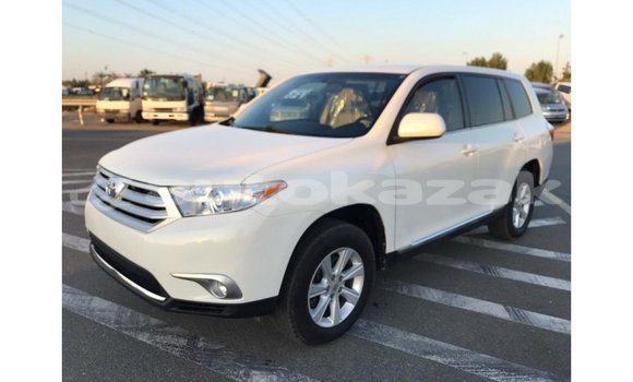 Buy Import Toyota Highlander White Car in Import - Dubai in Akmecet Buy Import Toyota Highlander White Car in Import - Dubai in Akmecet