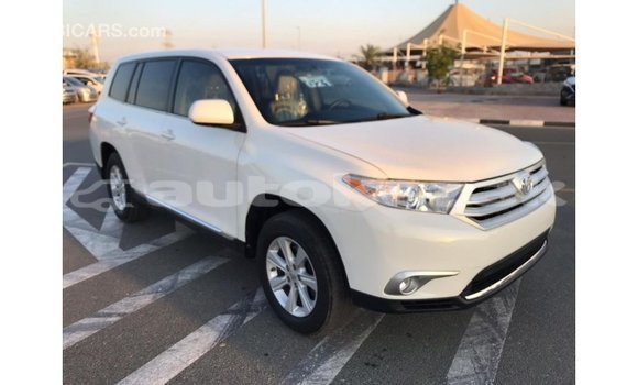 Buy Import Toyota Highlander White Car in Import - Dubai in Akmecet Buy Import Toyota Highlander White Car in Import - Dubai in Akmecet