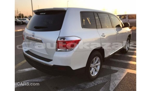 Buy Import Toyota Highlander White Car in Import - Dubai in Akmecet Buy Import Toyota Highlander White Car in Import - Dubai in Akmecet