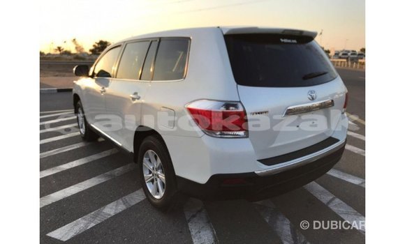 Buy Import Toyota Highlander White Car in Import - Dubai in Akmecet Buy Import Toyota Highlander White Car in Import - Dubai in Akmecet