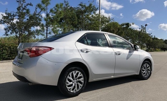 Buy Used Toyota Corolla Silver Car in Almati in Almati Buy Used Toyota Corolla Silver Car in Almati in Almati