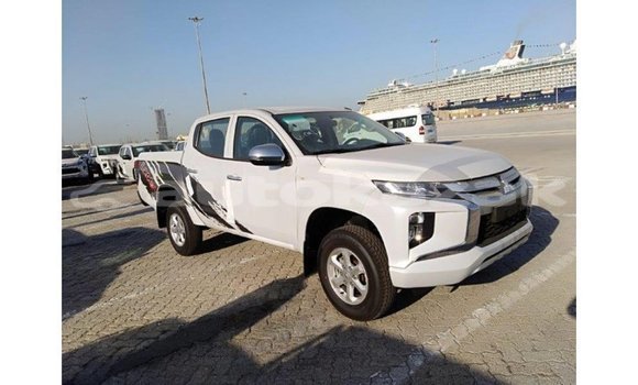 Buy Import Mitsubishi L200 White Car in Import - Dubai in Akmecet Buy Import Mitsubishi L200 White Car in Import - Dubai in Akmecet