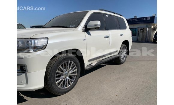 Buy Import Toyota Land Cruiser White Car in Import - Dubai in Akmecet Buy Import Toyota Land Cruiser White Car in Import - Dubai in Akmecet