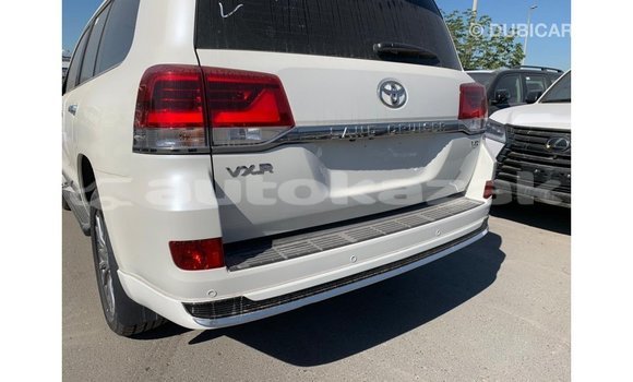Buy Import Toyota Land Cruiser White Car in Import - Dubai in Akmecet Buy Import Toyota Land Cruiser White Car in Import - Dubai in Akmecet
