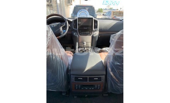 Buy Import Toyota Land Cruiser White Car in Import - Dubai in Akmecet Buy Import Toyota Land Cruiser White Car in Import - Dubai in Akmecet