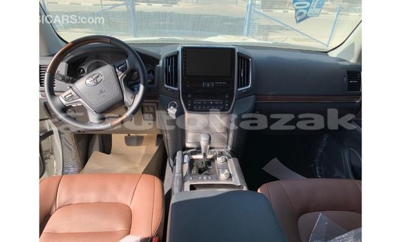 Buy Import Toyota Land Cruiser White Car in Import - Dubai in Akmecet Buy Import Toyota Land Cruiser White Car in Import - Dubai in Akmecet