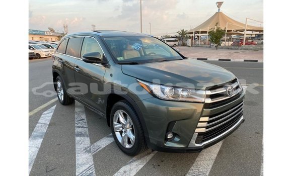 Buy Import Toyota Highlander Green Car in Import - Dubai in Akmecet Buy Import Toyota Highlander Green Car in Import - Dubai in Akmecet
