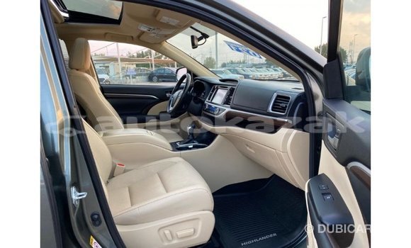Buy Import Toyota Highlander Green Car in Import - Dubai in Akmecet Buy Import Toyota Highlander Green Car in Import - Dubai in Akmecet