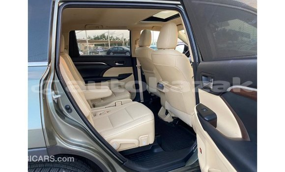 Buy Import Toyota Highlander Green Car in Import - Dubai in Akmecet Buy Import Toyota Highlander Green Car in Import - Dubai in Akmecet