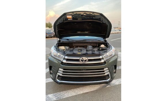 Buy Import Toyota Highlander Green Car in Import - Dubai in Akmecet Buy Import Toyota Highlander Green Car in Import - Dubai in Akmecet