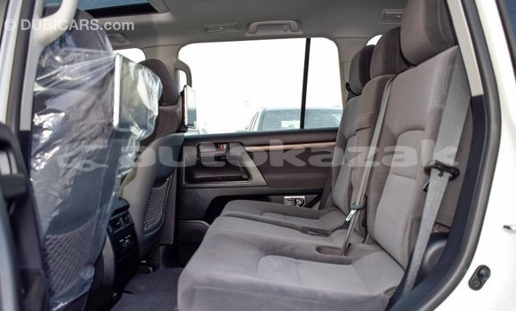 Buy Import Toyota Land Cruiser White Car in Import - Dubai in Akmecet Buy Import Toyota Land Cruiser White Car in Import - Dubai in Akmecet